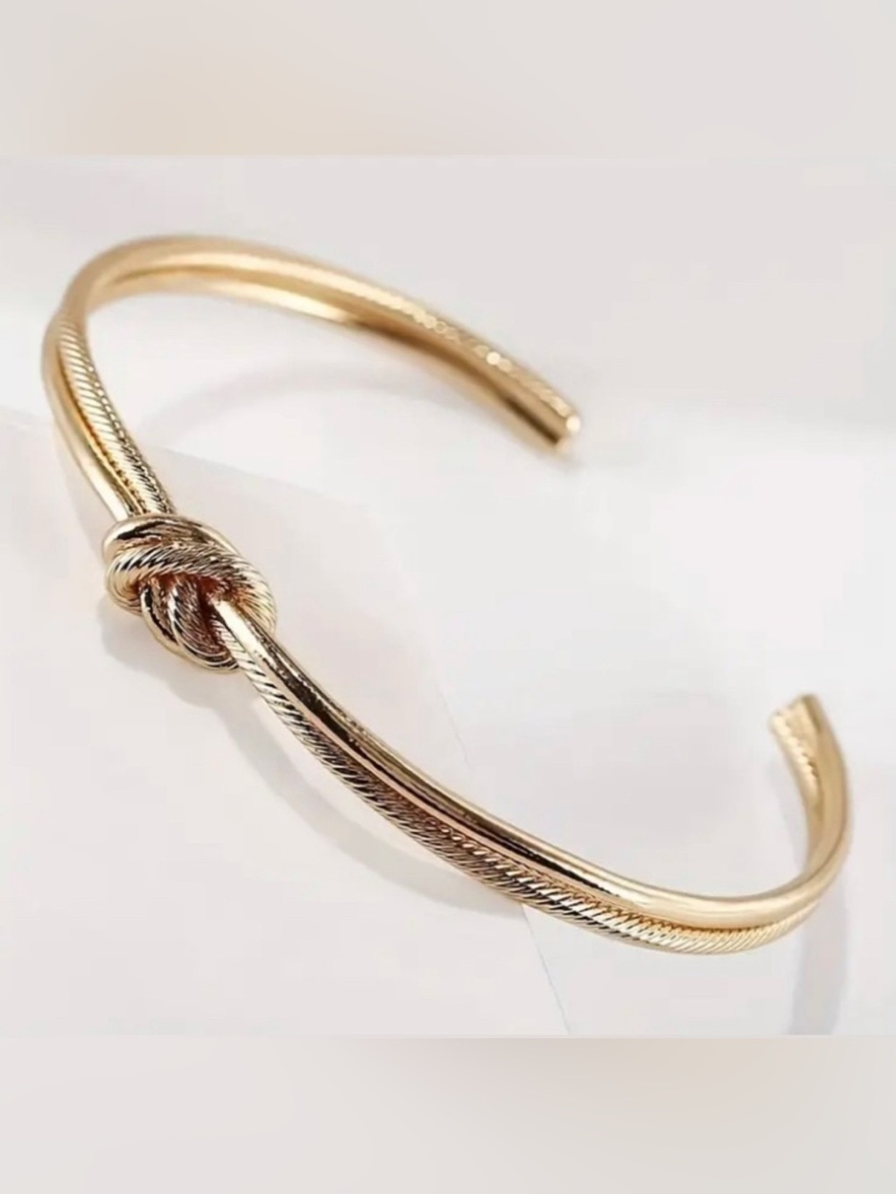 BRAND NEW 18K Gold Plated Adjustable Bangle Bracelet